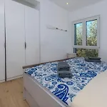 Lonamare Apartment