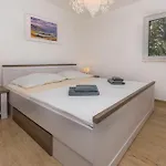 Lonamare Rogoznica (Sibenik-Knin)