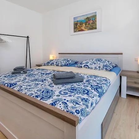 Lonamare Rogoznica (Sibenik-Knin)