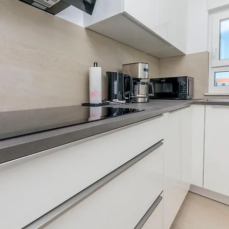 Apartament Lonamare