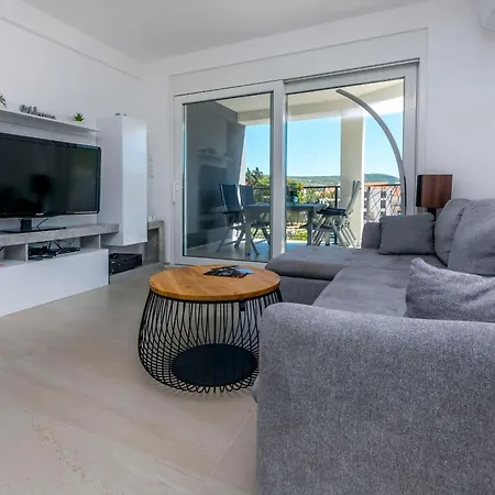 Lonamare Apartmán *