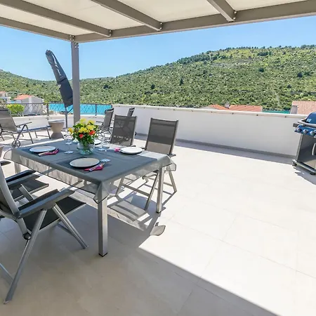 Lonamare * Rogoznica (Sibenik-Knin)