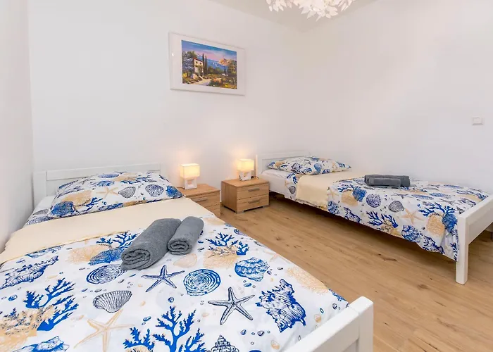 Lonamare * Rogoznica (Sibenik-Knin)