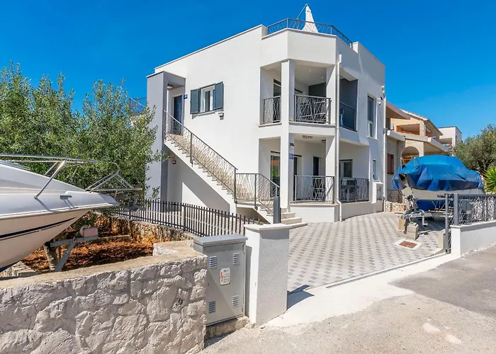 Lonamare * Rogoznica (Sibenik-Knin)